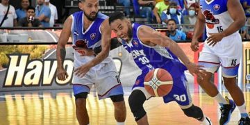 Oliva enseña en la Universidad cómo hacer canastas