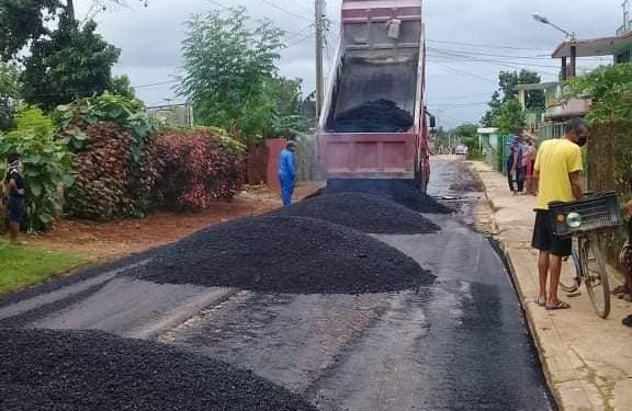 Pavimentación de calles en El Palenque / Foto: Tomada del perfil de Facebook de Arianna Martínez
