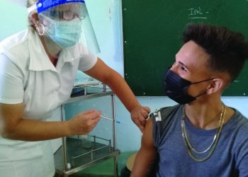 La campaña comenzó el 3 de septiembre, y se extenderá hasta el 4 de octubre, con los estudiantes de grado 12, del tercer año de la Enseñanza Técnica Profesional y del último año de formación pedagógica / Fotos: Yusmary Romero y Joel Mayor