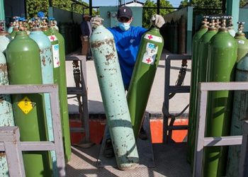 Jornada de trabajo en Gases Industriales de Cuba. Foto: Abel Padrón Padilla/ Cubadebate.