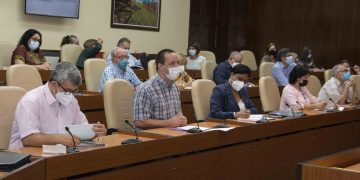 En medio de múltiples desafíos la Mayor de las Antillas aprovecha cada experiencia y cada paso audaz de sus científicos en lucha sostenida contra una epidemia que estremece al mundo.