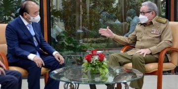 Recibió Raúl Castro al Presidente vietnamita Nguyen Xuan Phuc Foto: Estudios Revolución