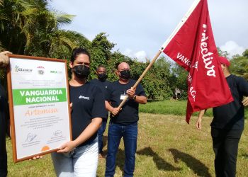 EsAzúcar Artemisa recibe condición de colectivo Vanguardia Nacional
