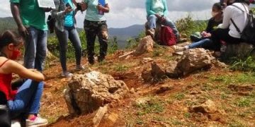Desde la Loma Mogote Soroa, Elemento Natural Destacado, se realizan varias actividades