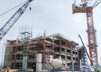 Una de las tareas acometidas es la construcción del edificio sede de la empresa / Foto: Yusmary Romero