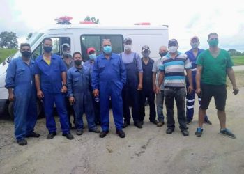 Al centro, Misael Tamayo, nominado al reconocimiento por la Gestión Económica-Productiva.