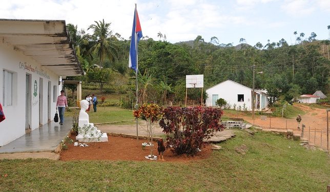 En las comunidades del Plan Turquino artemiseño existe acceso a la Salud y la Educación, entre otros logros de la Revolución