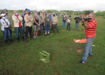 El entrenamiento en el tiro con AKM fue otra de las actividades realizadas en el polígono de la Zona de Defensa Eduardo García Lavandero