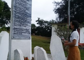 Homenaje de los jóvenes a los mártires de la masacre de Cabañas