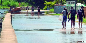 Por muchos días el agua se tragó un tramo considerable de la carretera / Fotos: Otoniel Márquez