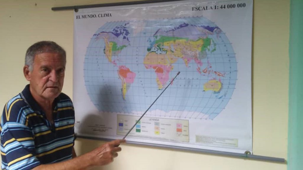 En las clases de Oscar Rodríguez Díaz nunca falta una curiosidad