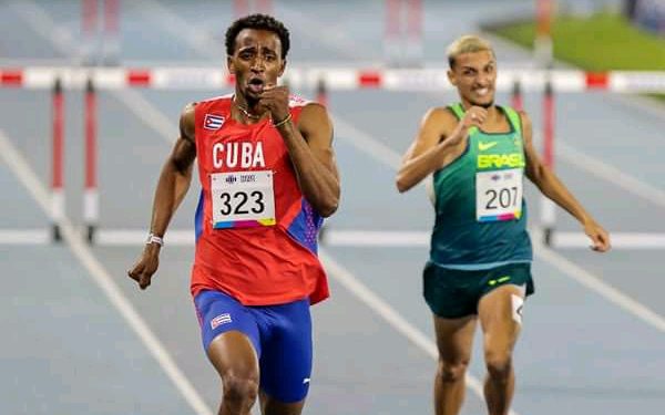 Yoao Illas brilló en los 400 metros con vallas / Foto: Jit