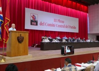 Morales Ojeda abrió el Pleno del CCPCC. Foto: Estudios Revolución