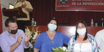 El nuevo Comité Municipal del Partido en Bahía Honda, reeligió a Yutkenia (a la derecha) como su Primera Secretaria / Foto: Otoniel Márquez