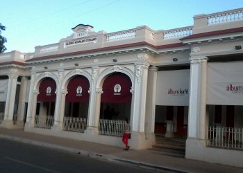 Plaza en la Casa de la Música