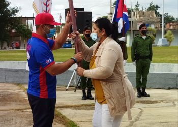 Una bandera por 60 años de historia