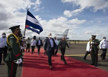 Arriba Díaz-Canel a Nicaragua para asistir a toma de posesión de Daniel Ortega como presidente. Foto: Alejandro Azcuy