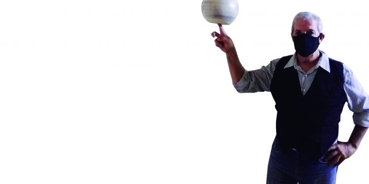 Malabarista, mago y payaso alquizareño Luis César Coró Valdés / Foto: José Alberto Nápoles