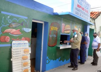 La oferta de Casa Pesca nvita a comparar / Fotos: Otoniel Márquez