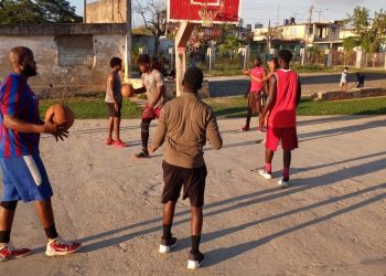 Los Toros en medio de un juego