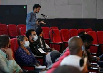 Jóvenes artistas no pierden sus bríos