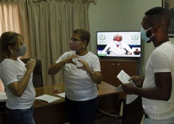 Curso de instructores de señas