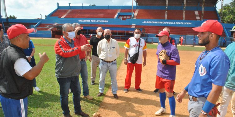 El presidente del Instituto Nacional de Deportes, Educación Física y Recreación (Inder), Osvaldo Vento Montiller, visitó durante este viernes y hoy sábado nuestra provincia / Fotos: Humberto Lister