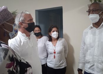 Joel Queipo Ruíz, miembro del secretariado del Comité Central del Partido y jefe de su Departamento Económico, intercambió con los socios de la mipyme Delfín