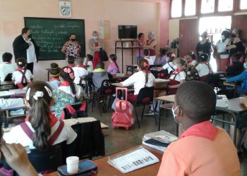 Los visitantes compartieron con pioneros de la escuela José Licourt Domínguez