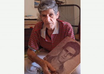 A sus 79 años, Vicente conserva intactos los recuerdos de aquel abril