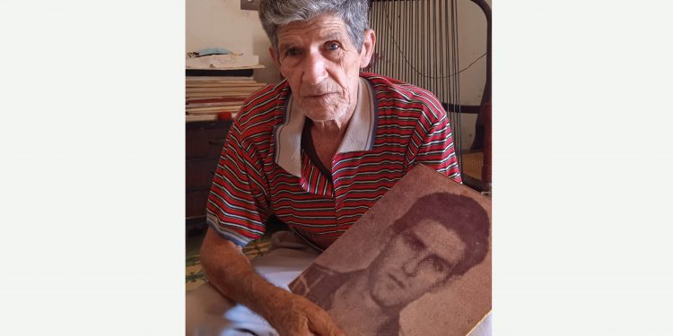 A sus 79 años, Vicente conserva intactos los recuerdos de aquel abril