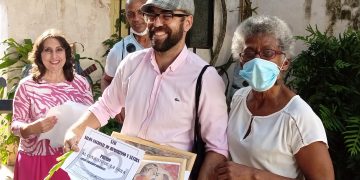 Brady Izquierdo, ganador del Premio al Conjunto de la Obra, del Salón Nacional de Humorismo y Sátira.