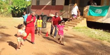 Los niños de Macondo disfrutan de actividades deportivas