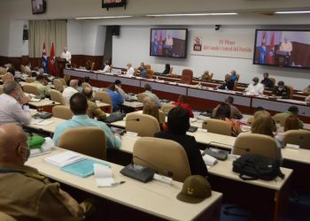 Convocados por la Revolución de Fidel, nos vemos en la Plaza con Raúl y Díaz-Canel