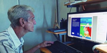 El veterano escritor no deja de crear nunca / Foto: Yuset Sama