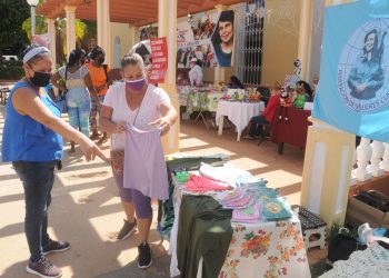 Encuentro de Mujeres creadoras en el Parque Libertad, de Artemisa / Foto: Otoniel Márquez
