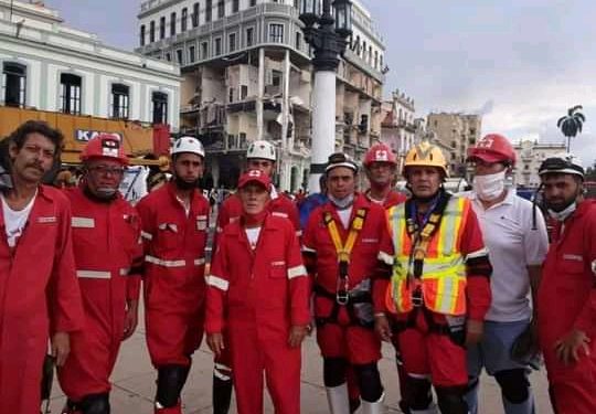 Artemiseños colaboran en rescate y salvamento en hotel Saratoga