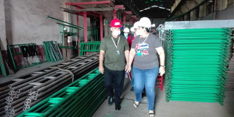 Unos 180 centros de interés económico, político y social, y comunidades, recorrieron los visitantes, organizados en varios grupos de trabajo