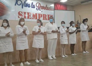 De blanco conquistan la vida