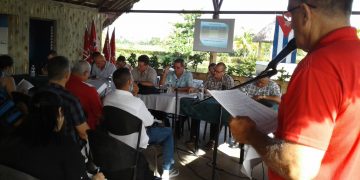 Pablo Valdés expuso los resultados de la zafra en la Empresa Agroindustrial Azucarera 30 de Noviembre