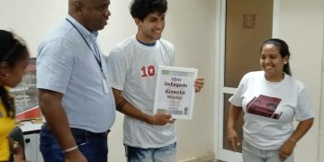 Alejandro García Mojena,(al centro) estudiante de segundo año de derecho en la Universidad de Artemisa, es el Delegado directo al X Congreso de la FEU