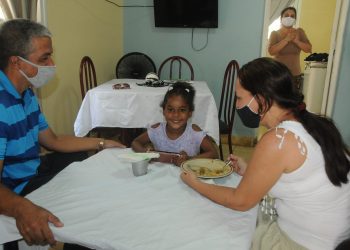 Yisly junto a sus padres / Foto: Otoniel Márquez