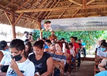 Activo de jóvenes campesinos en Caimito