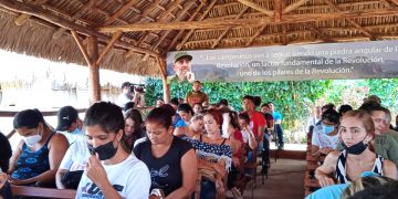 Activo de jóvenes campesinos en Caimito