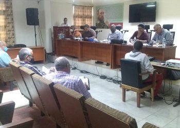 El vicepresidente de la República Salvador Valdés Mesa, intercambió con autoridades políticas, gubernamentales y de la Agricultura del territorio