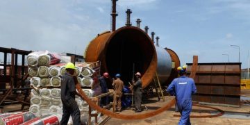 Aquí hay trabajadores que están laborando con exceso de horas, con exceso de intensidad, en condiciones difíciles, como son los trabajadores eléctricos, para garantizar los mantenimientos y que las averías generen la menor afectación, dijo Díaz-Canel. Foto: Germán Veloz Placencia