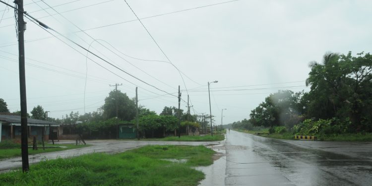 Afectaciones al tendido eléctrico se reportan en varios municipios. / Foto: Otoniel Márquez