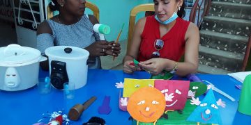 De manos de los educadores siempre hay mucha creatividad para enseñar a los más pequeños