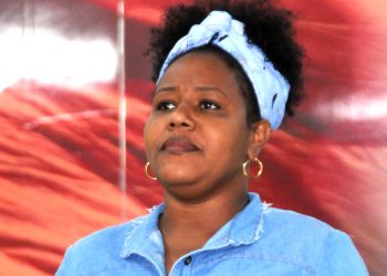 Conocida entre su público, Yelinett no puede dejar de cantar boleros a la vida.