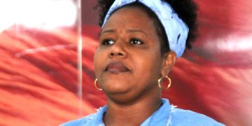 Conocida entre su público, Yelinett no puede dejar de cantar boleros a la vida.